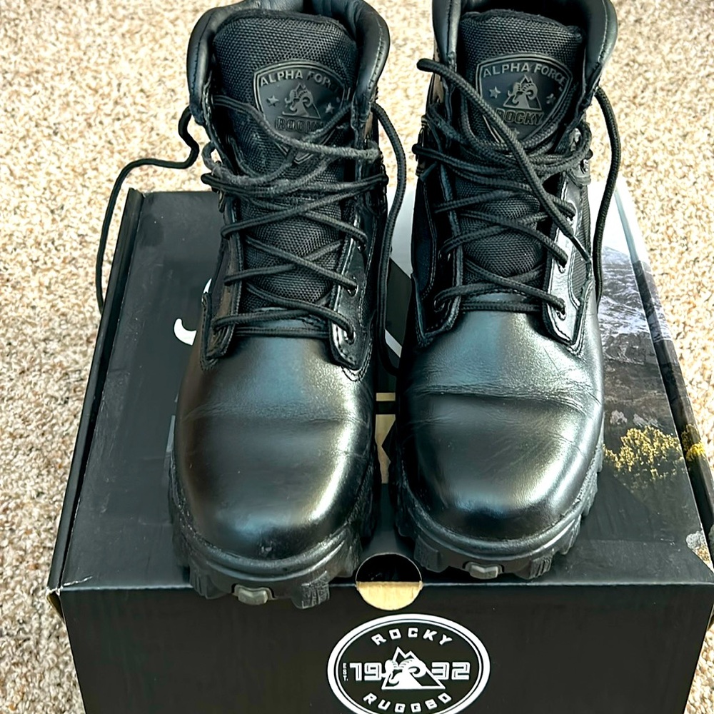 Combat boots worn a couple time new in the box.